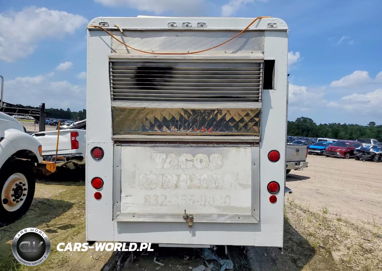 1984 GMC Forward Control Chassis P3500 VIN:1GDHP32J7E3505329 - 11