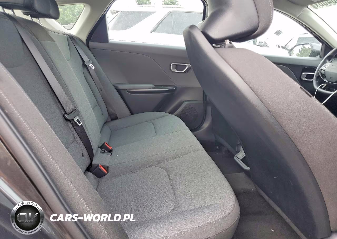 2025 Kia K4 Lxs VIN:3KPFT4DE3SE165596 - 10