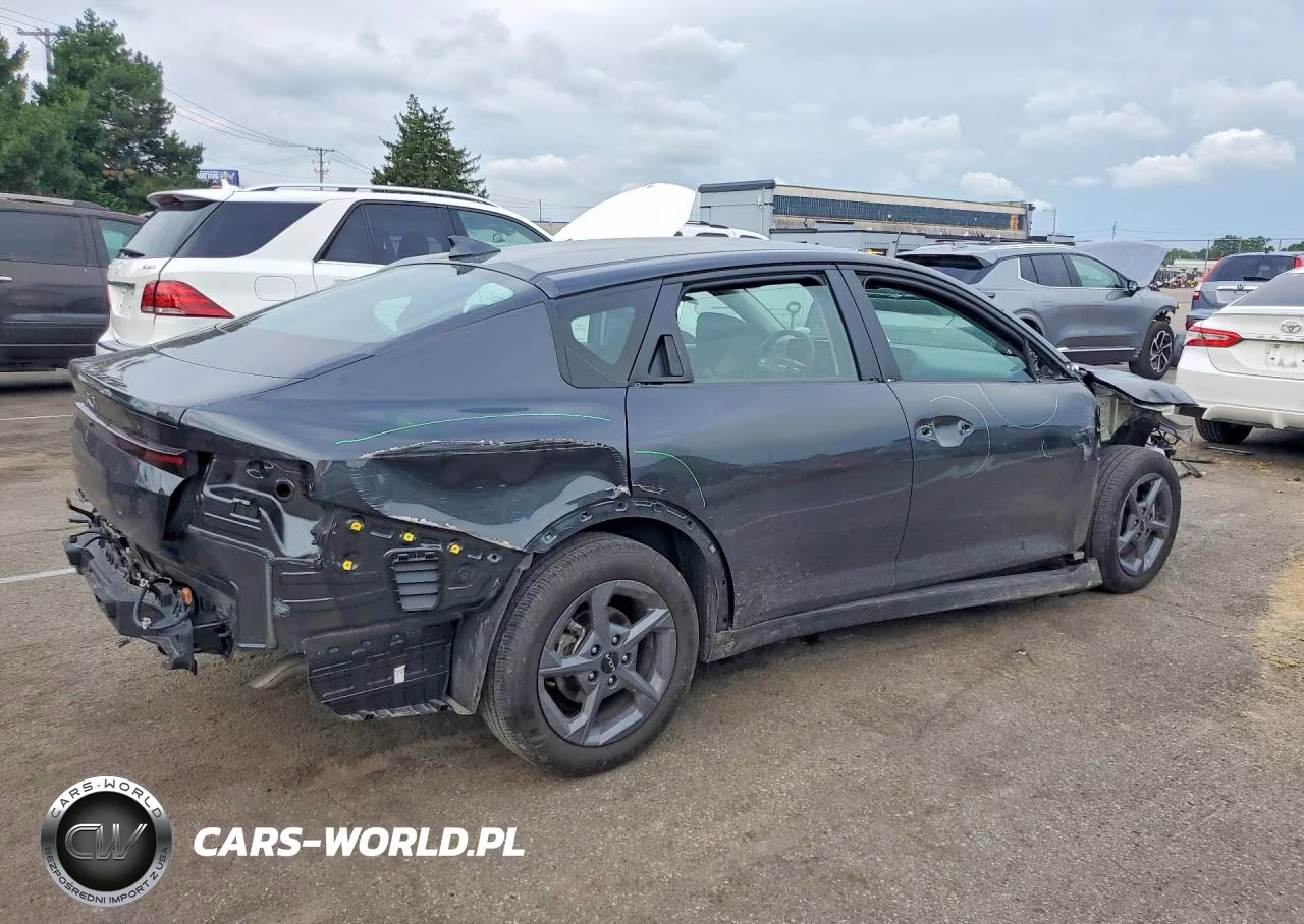2025 Kia K4 Lxs VIN:3KPFT4DE3SE165596 - 3