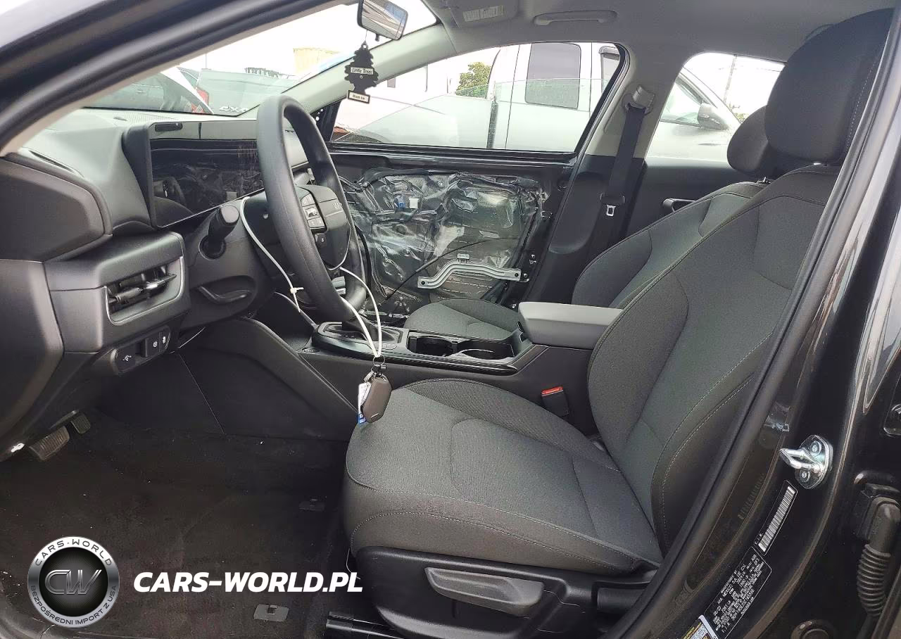 2025 Kia K4 Lxs VIN:3KPFT4DE3SE165596 - 7