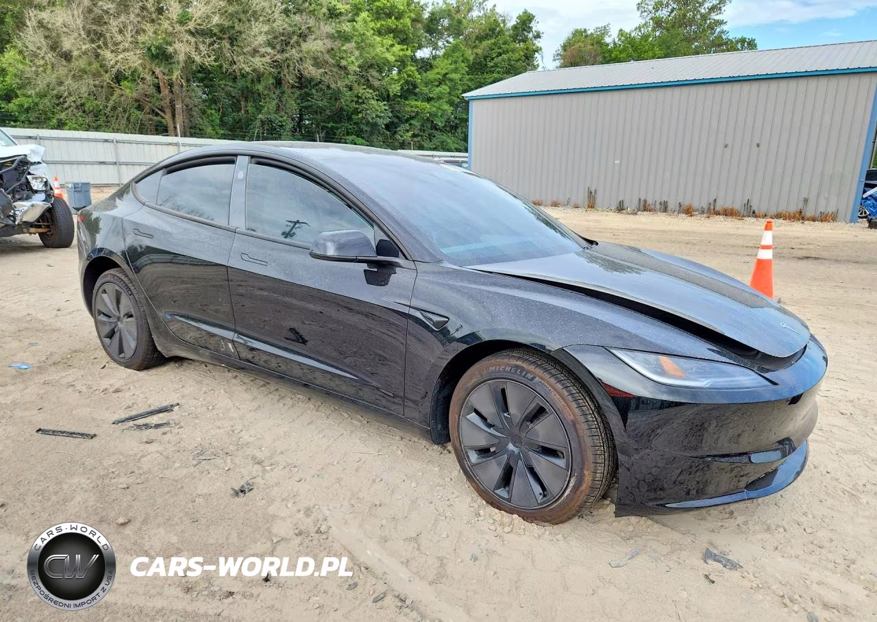 2025 Tesla Model 3 VIN:5YJ3E1EA1SF967873 - 4
