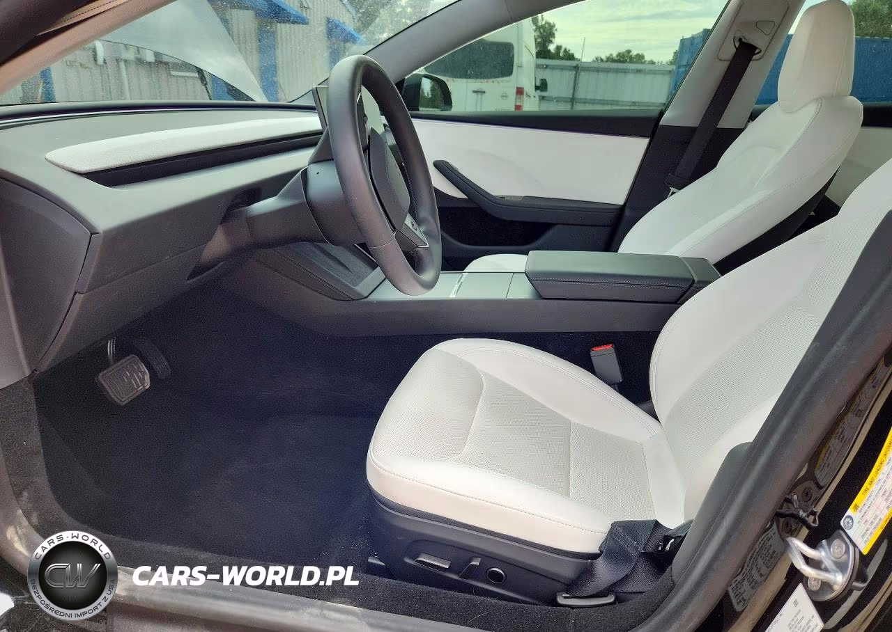 2025 Tesla Model 3 VIN:5YJ3E1EA1SF967873 - 7