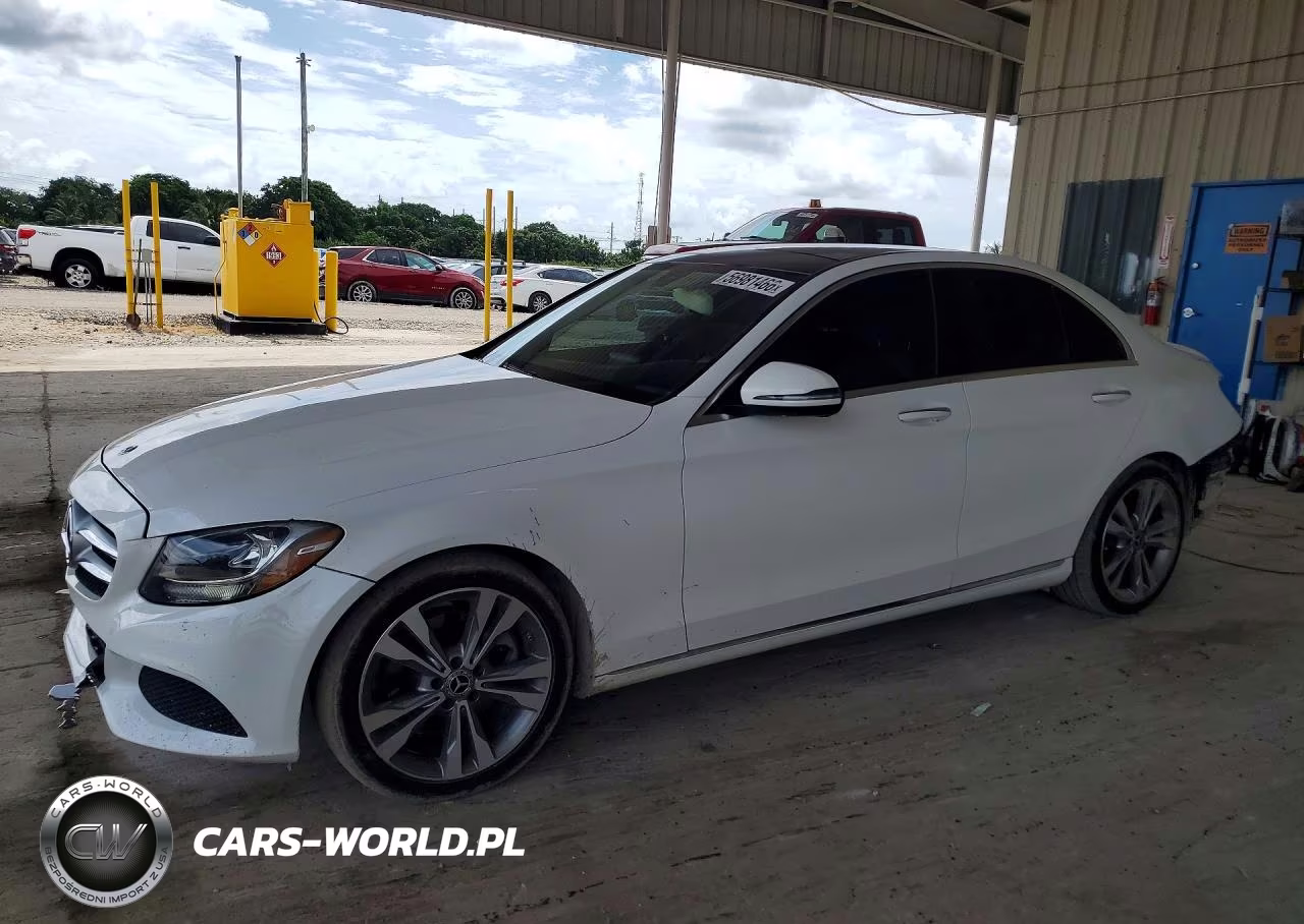 2017 Mercedes-Benz C 300 – zdjęcie 1 z 13