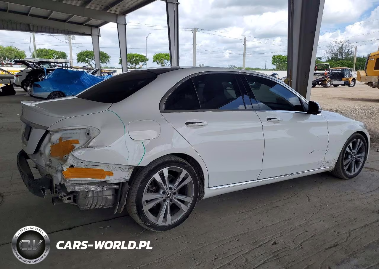 2017 Mercedes-Benz C 300 VIN:55SWF4JB8HU230042 - 3