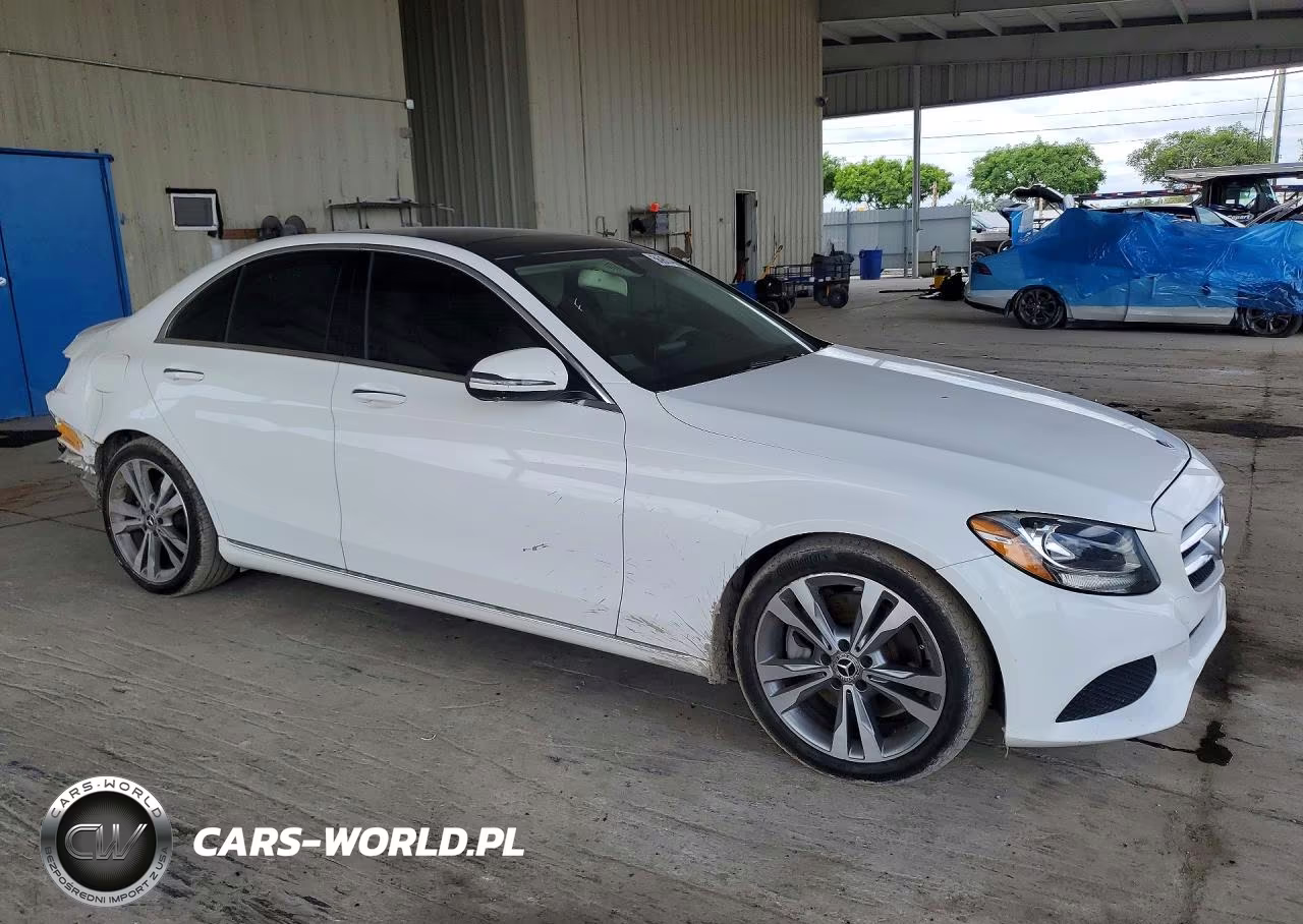 2017 Mercedes-Benz C 300 VIN:55SWF4JB8HU230042 - 4