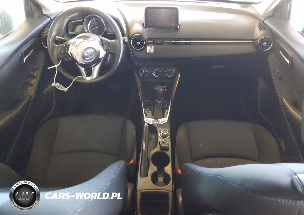2017 Toyota Yaris Ia Base VIN:3MYDLBYV7HY147715 - 9