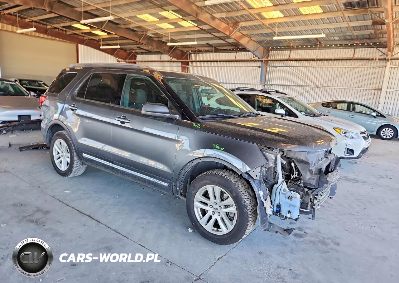 2019 Ford Explorer Xlt VIN:1FM5K8D82KGB21567 - 4