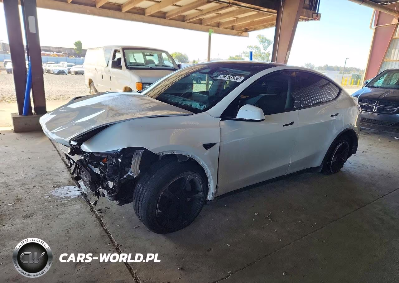 2026 Tesla Model Y – zdjęcie 1 z 13