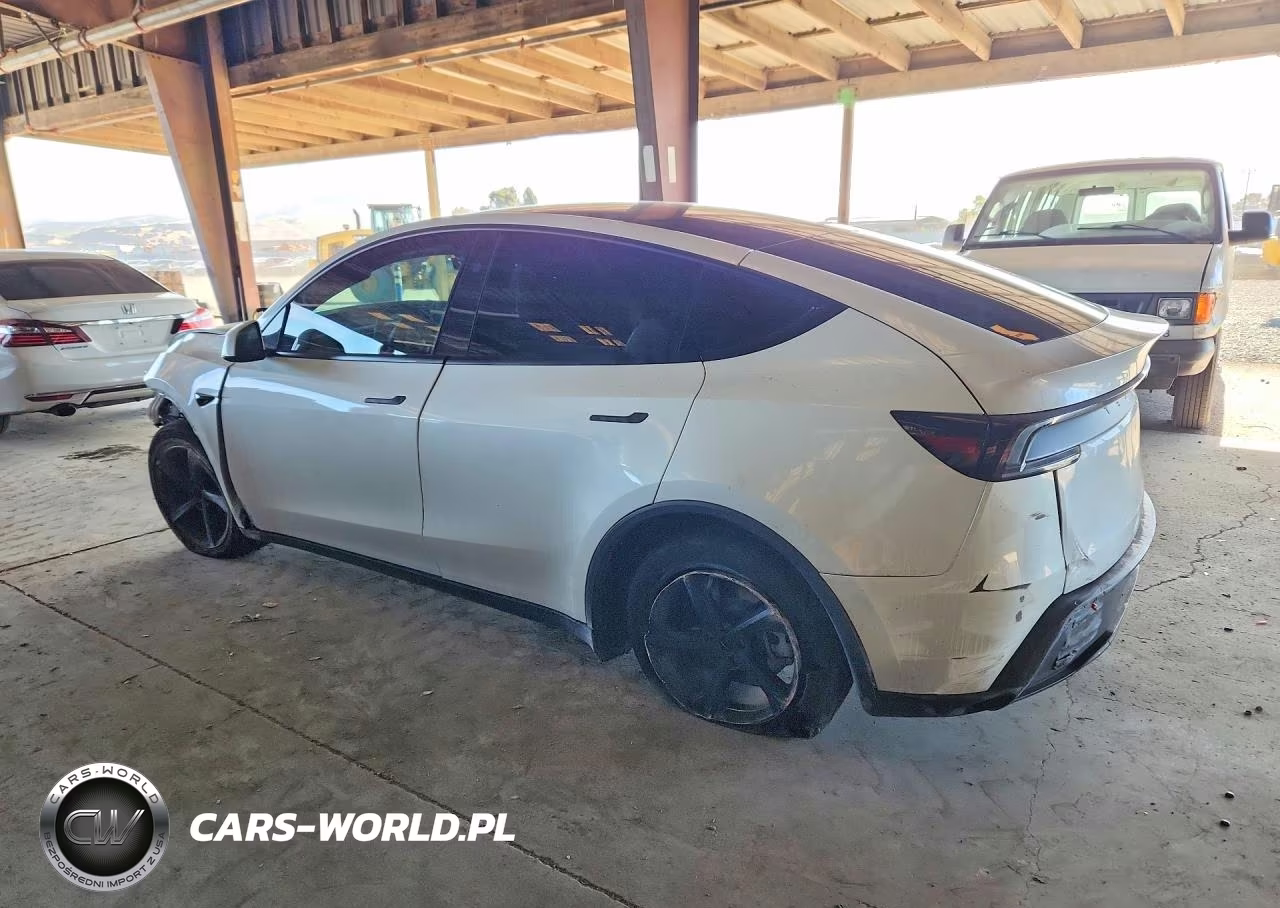 2026 Tesla Model Y VIN:7SAYGDEE8TF438574 - 2