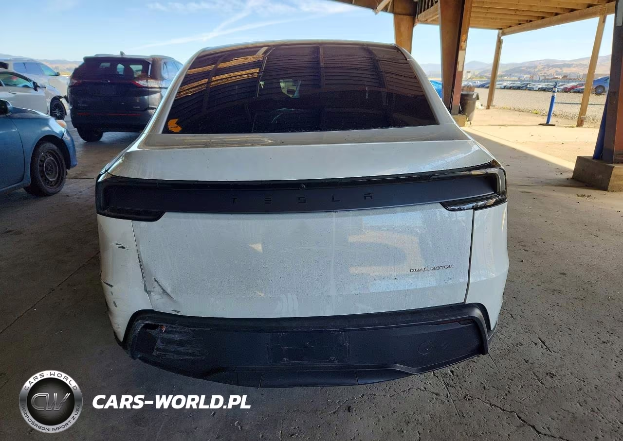 2026 Tesla Model Y VIN:7SAYGDEE8TF438574 - 6