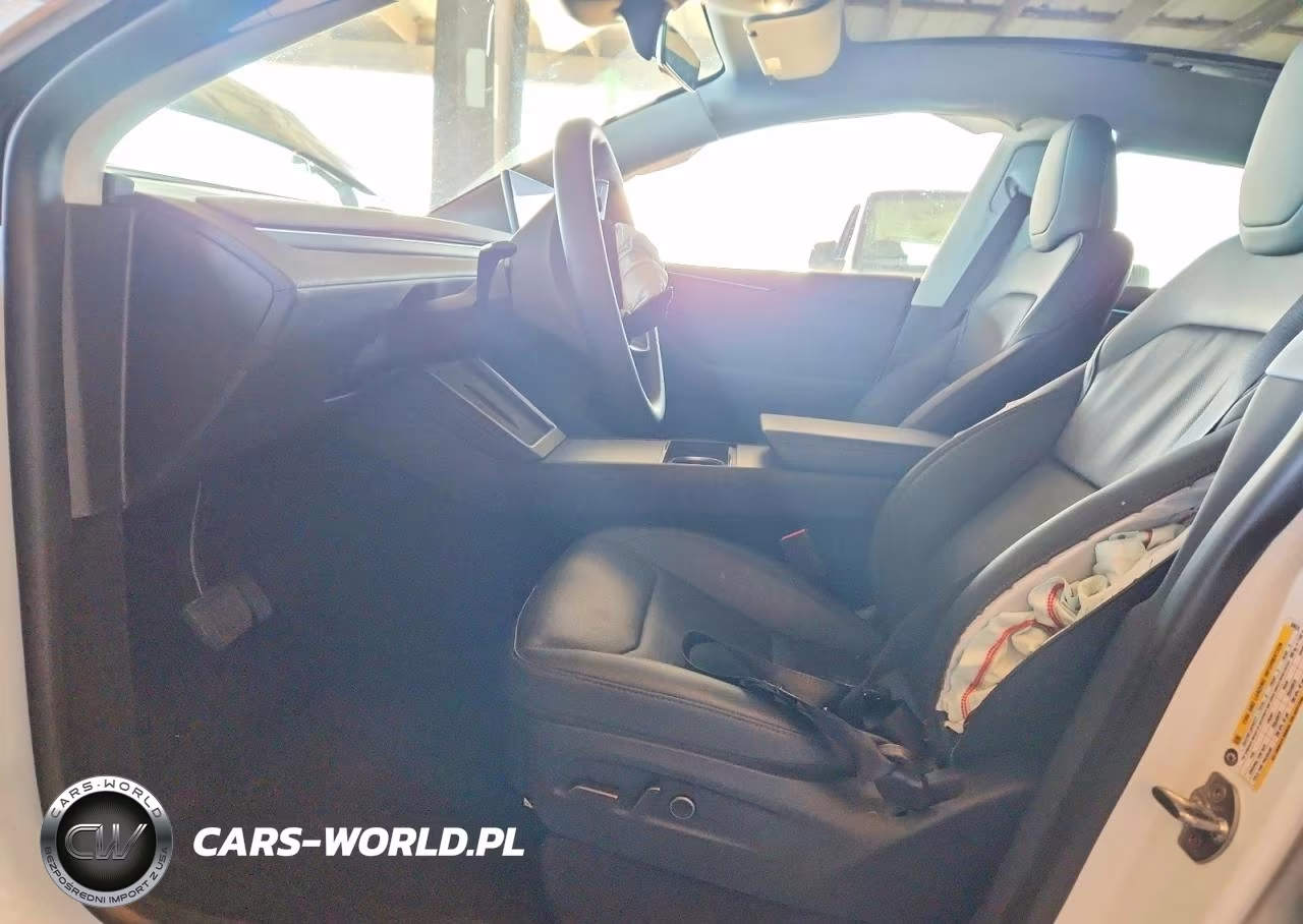2026 Tesla Model Y VIN:7SAYGDEE8TF438574 - 7