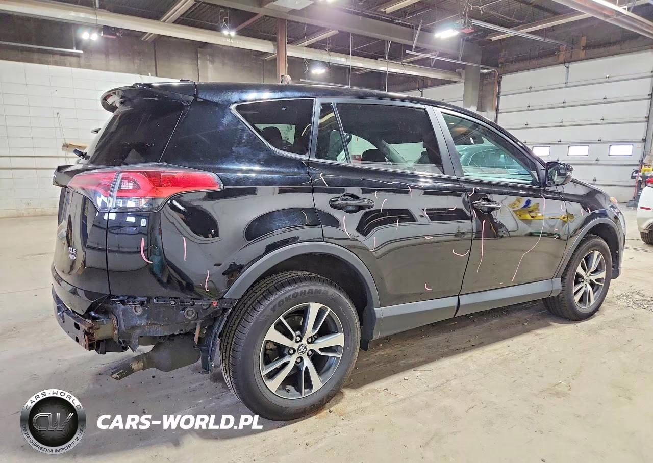 2018 Toyota Rav4 Xle VIN:2T3RFREV2JW831270 - 3