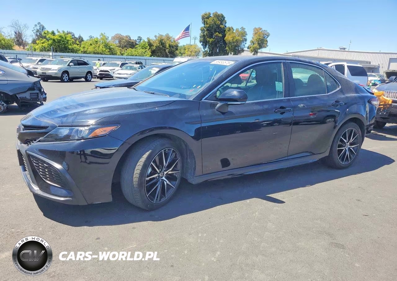 2024 Toyota Camry Hybrid Se – zdjęcie 1 z 12