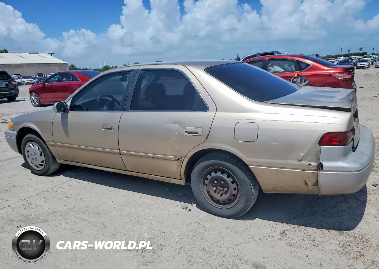1999 Toyota Camry Le VIN:JT2BG22K5X0318746 - 2