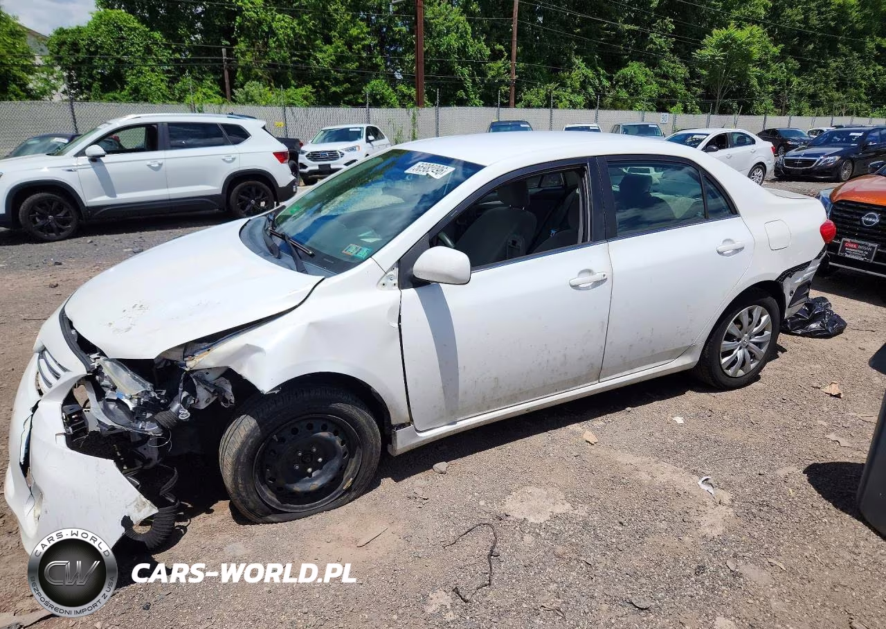 2013 Toyota Corolla Le – zdjęcie 1 z 13