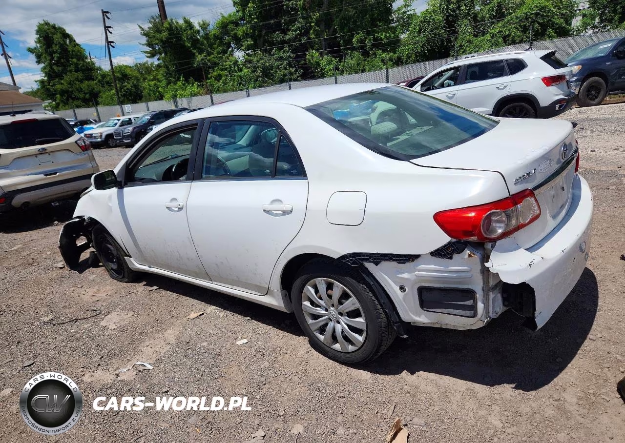 2013 Toyota Corolla Le VIN:2T1BU4EEXDC928001 - 2