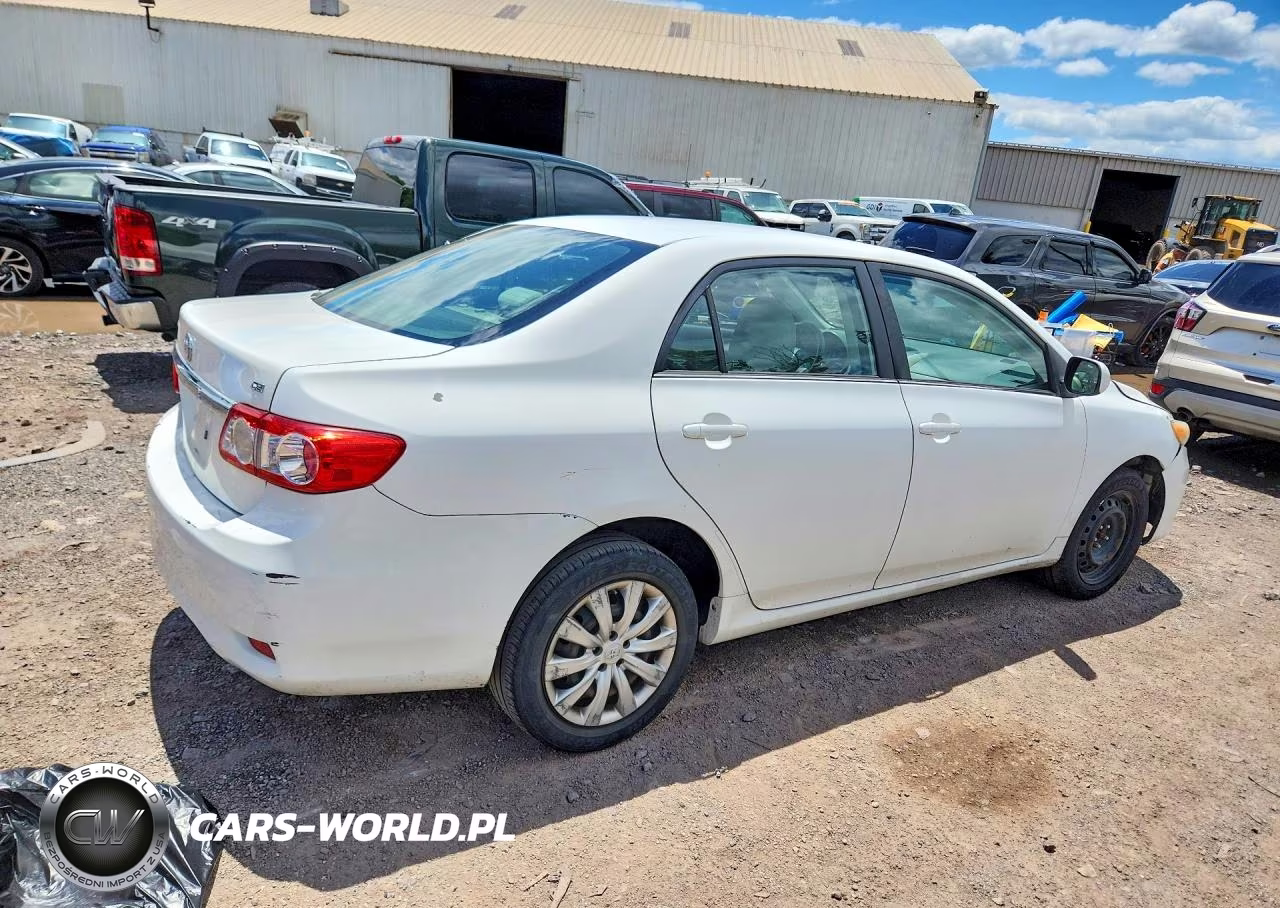 2013 Toyota Corolla Le VIN:2T1BU4EEXDC928001 - 3