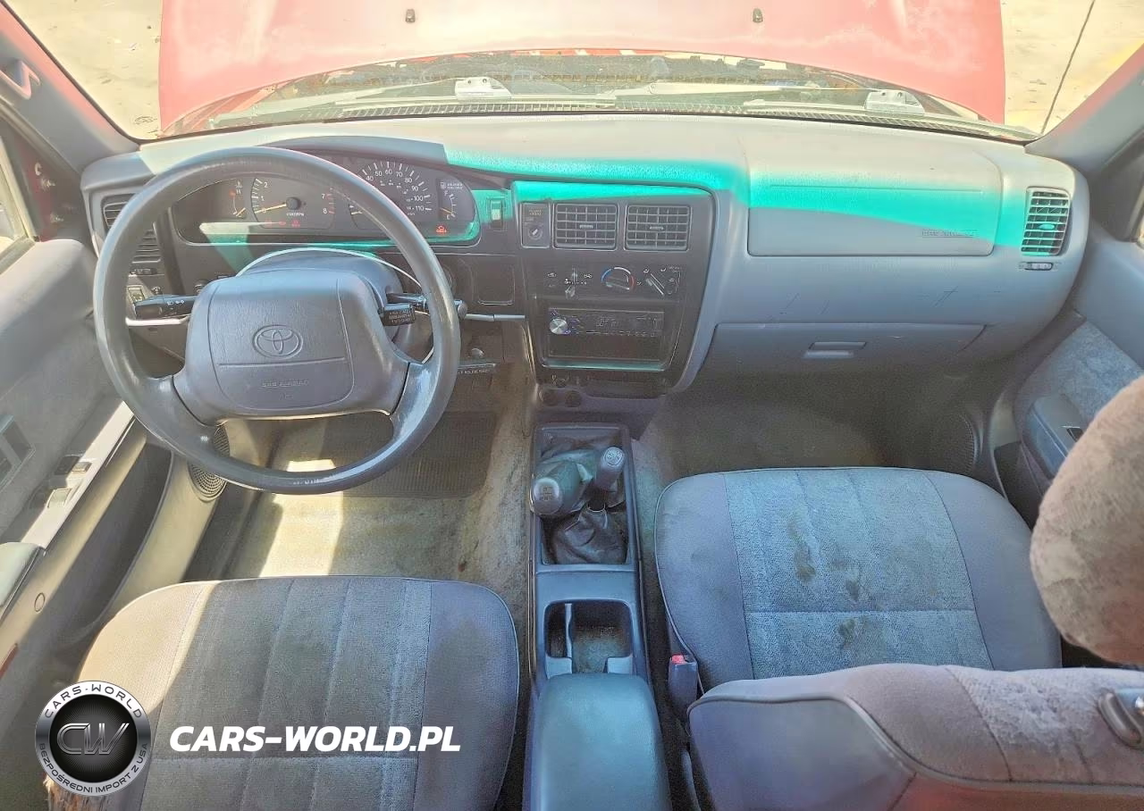 2000 Toyota Tacomma VIN:4TAWN72N0YZ586618 - 8