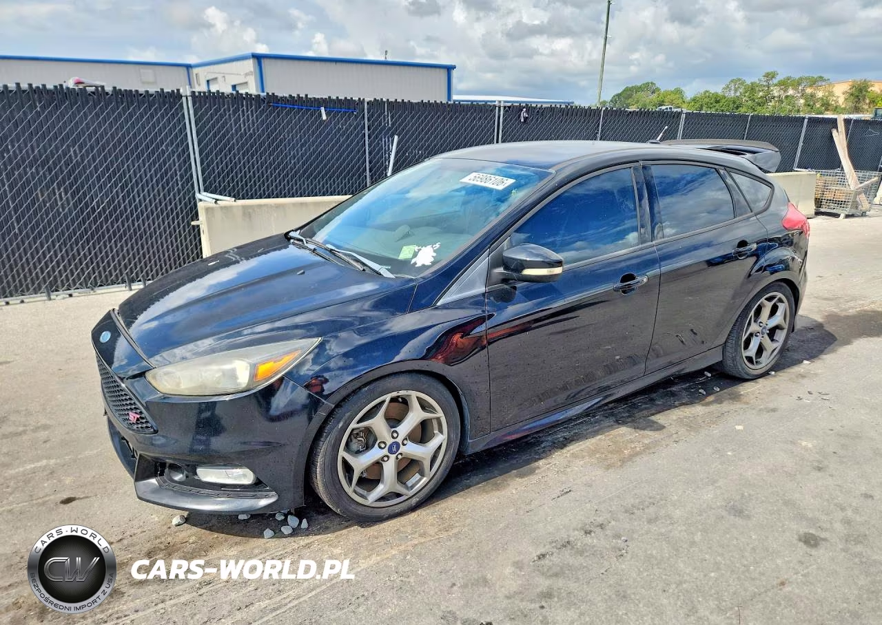 2017 Ford Focus St – zdjęcie 1 z 12
