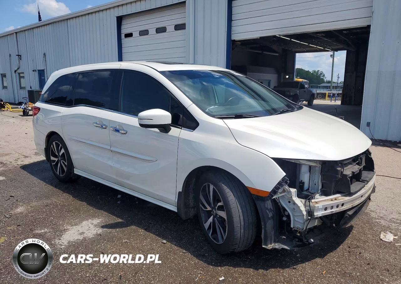 2018 Honda Odyssey Elite VIN:5FNRL6H93JB047661 - 4