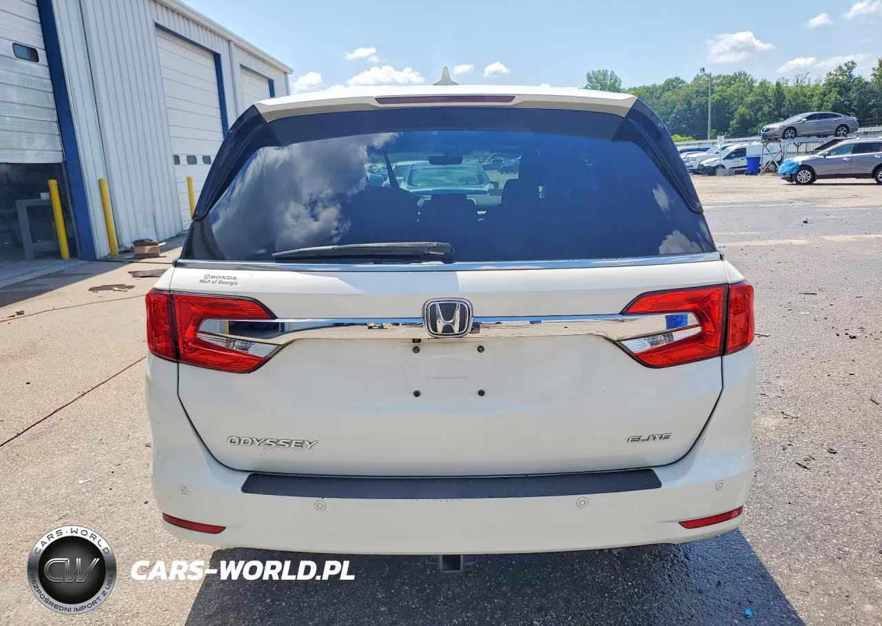 2018 Honda Odyssey Elite VIN:5FNRL6H93JB047661 - 6