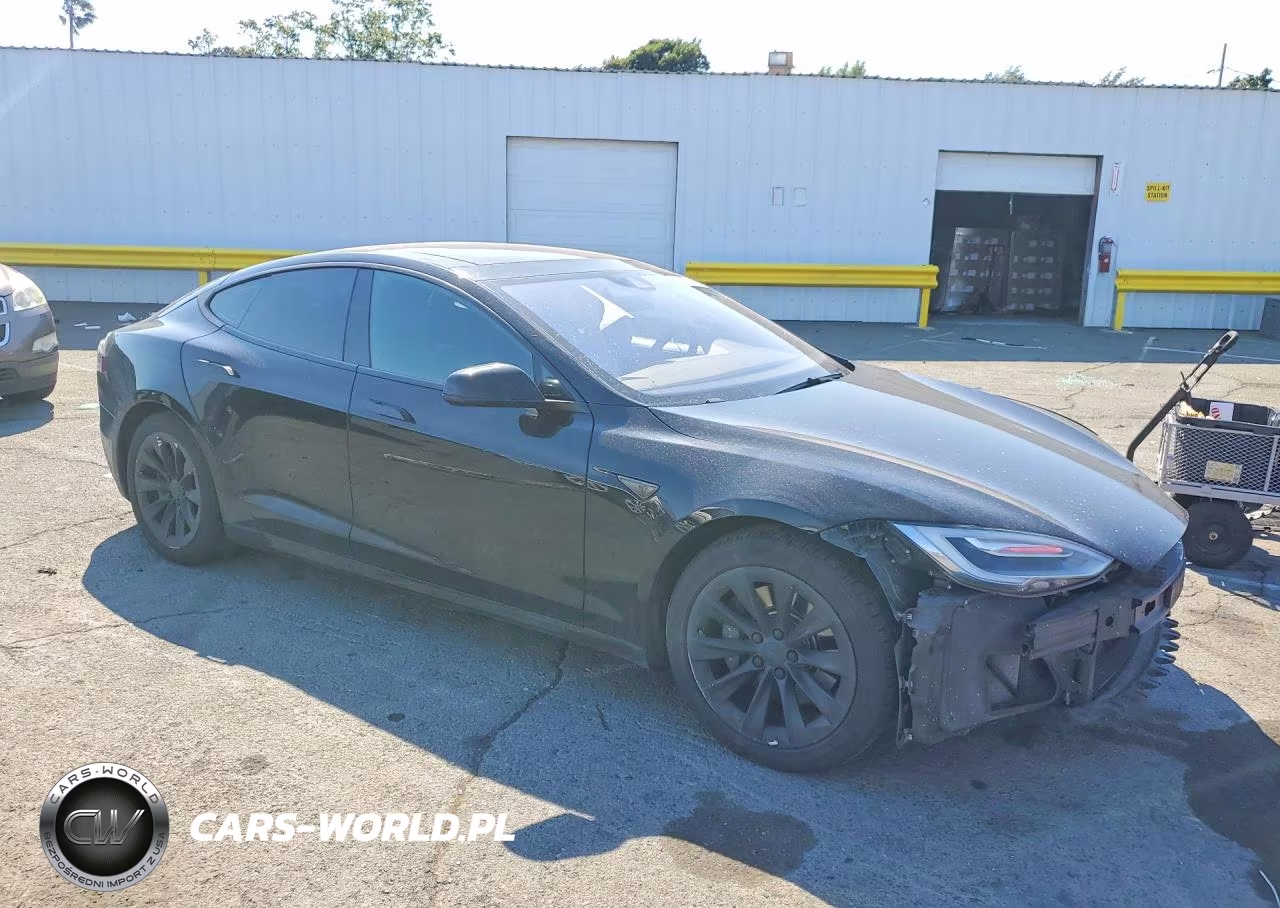 2016 Tesla Model S VIN:5YJSA1E17GF160028 - 4