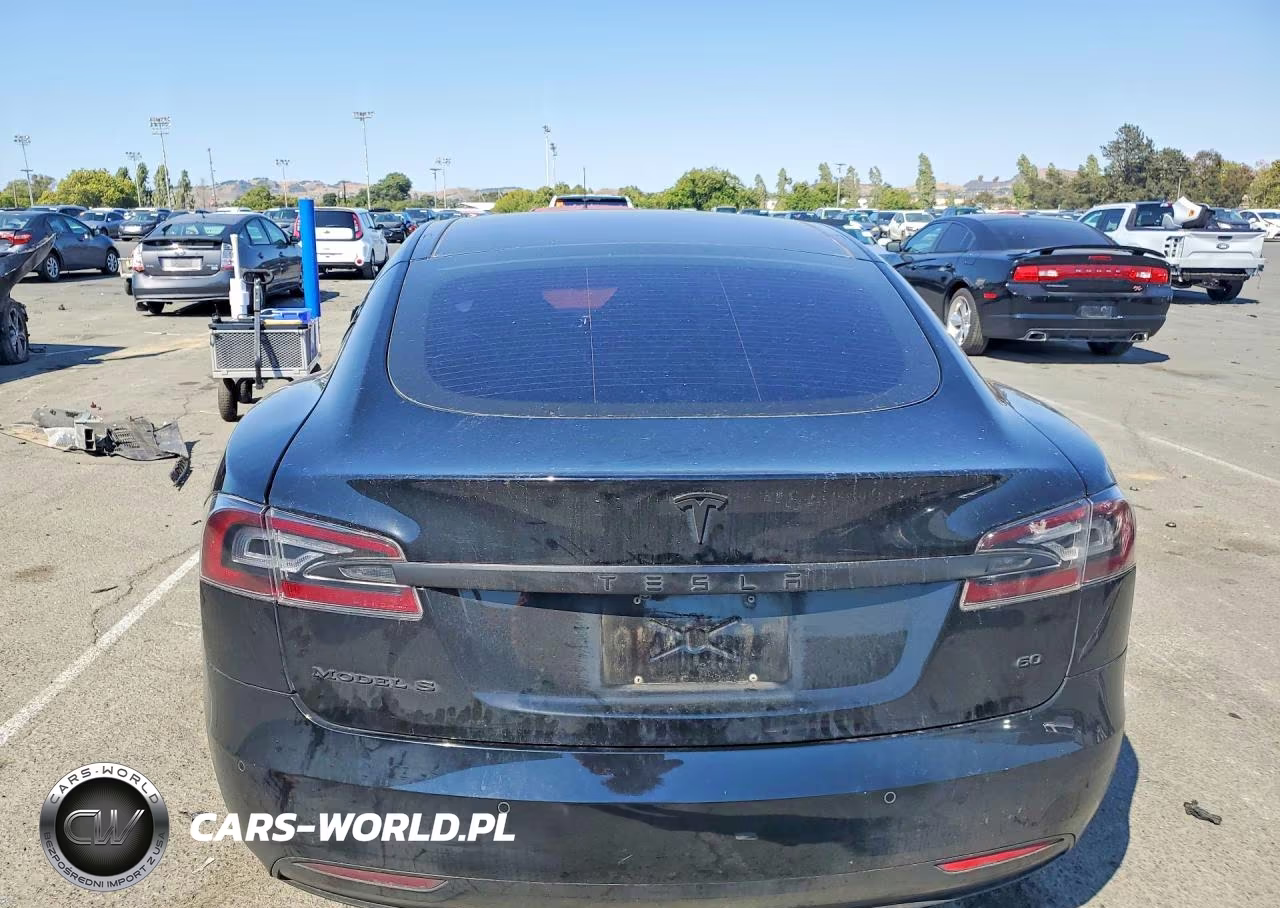 2016 Tesla Model S VIN:5YJSA1E17GF160028 - 6
