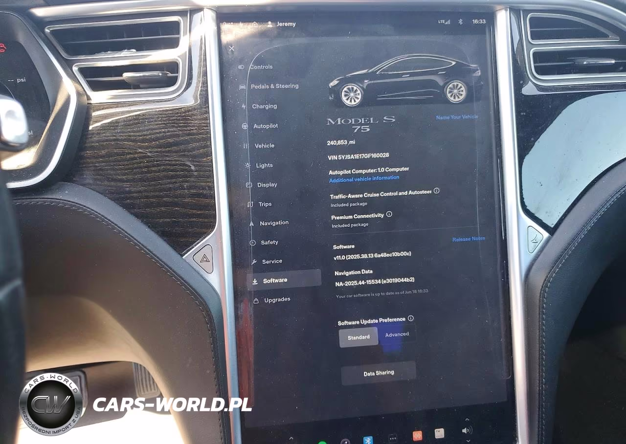 2016 Tesla Model S VIN:5YJSA1E17GF160028 - 9