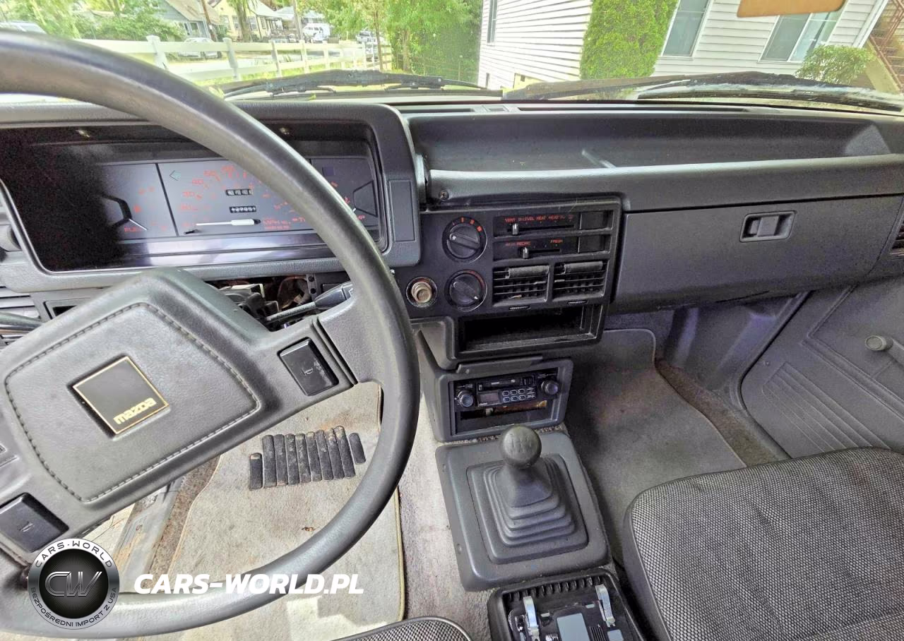 1989 Mazda B2200 Cab Plus VIN:JM2UF3135K0720502 - 9