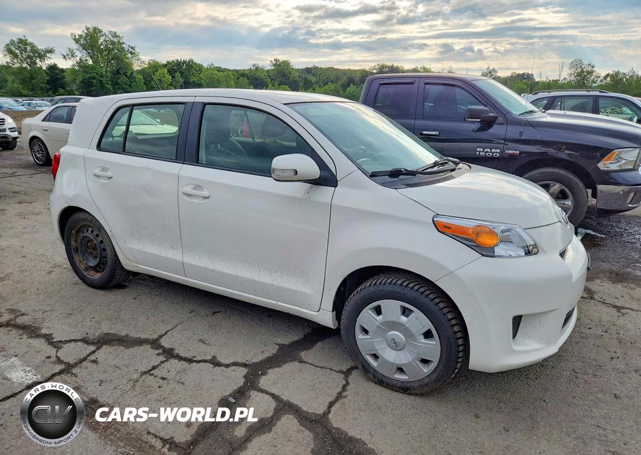 2013 Scion Xd Base VIN:JTKKUPB49D1037840 - 4