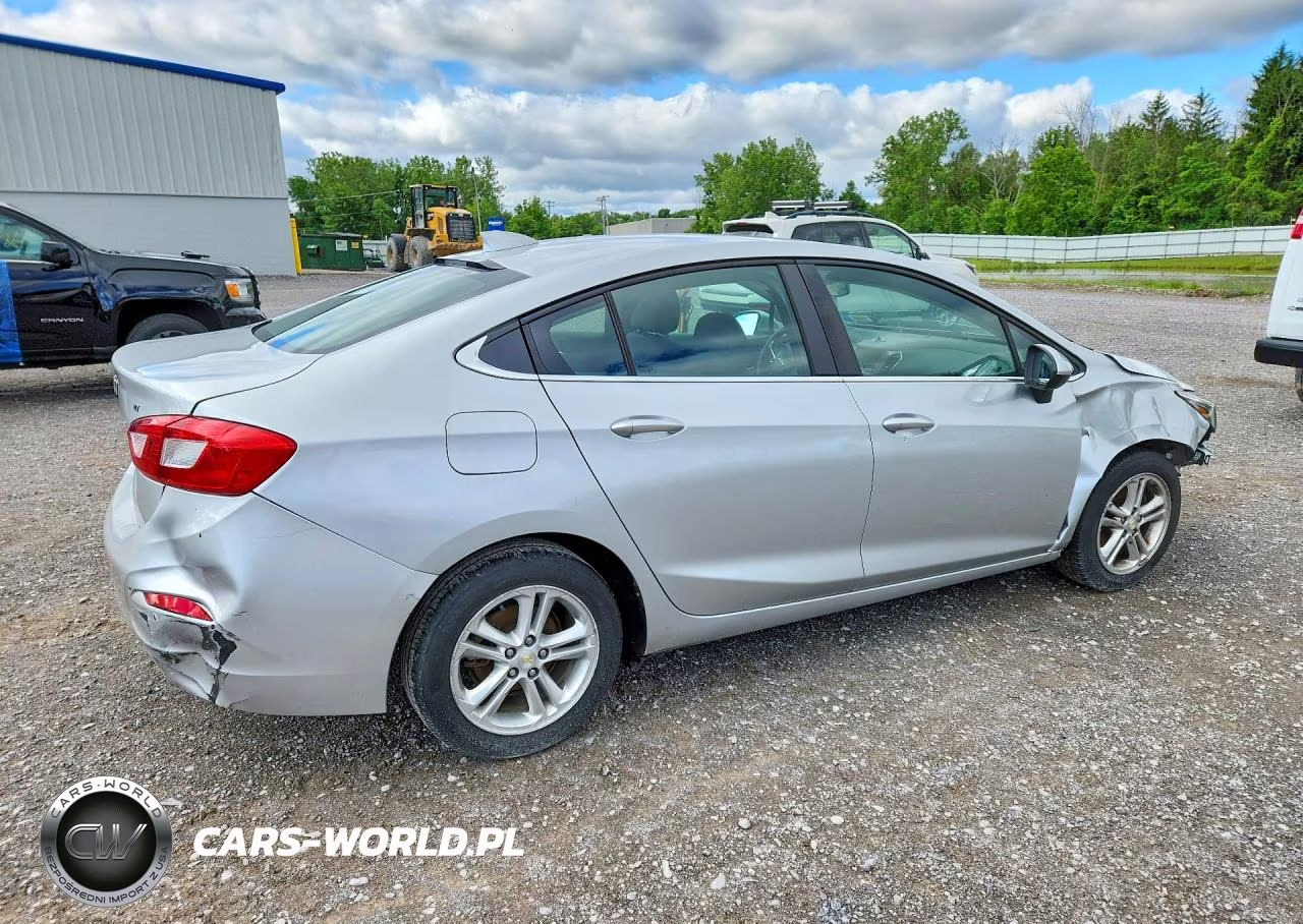 2017 Chevrolet Cruze Lt VIN:1G1BE5SM9H7235340 - 3