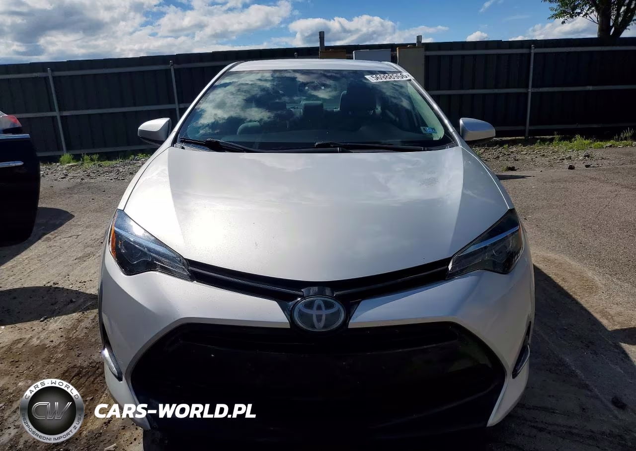 2018 Toyota Corolla Le VIN:2T1BURHE7JC097237 - 5