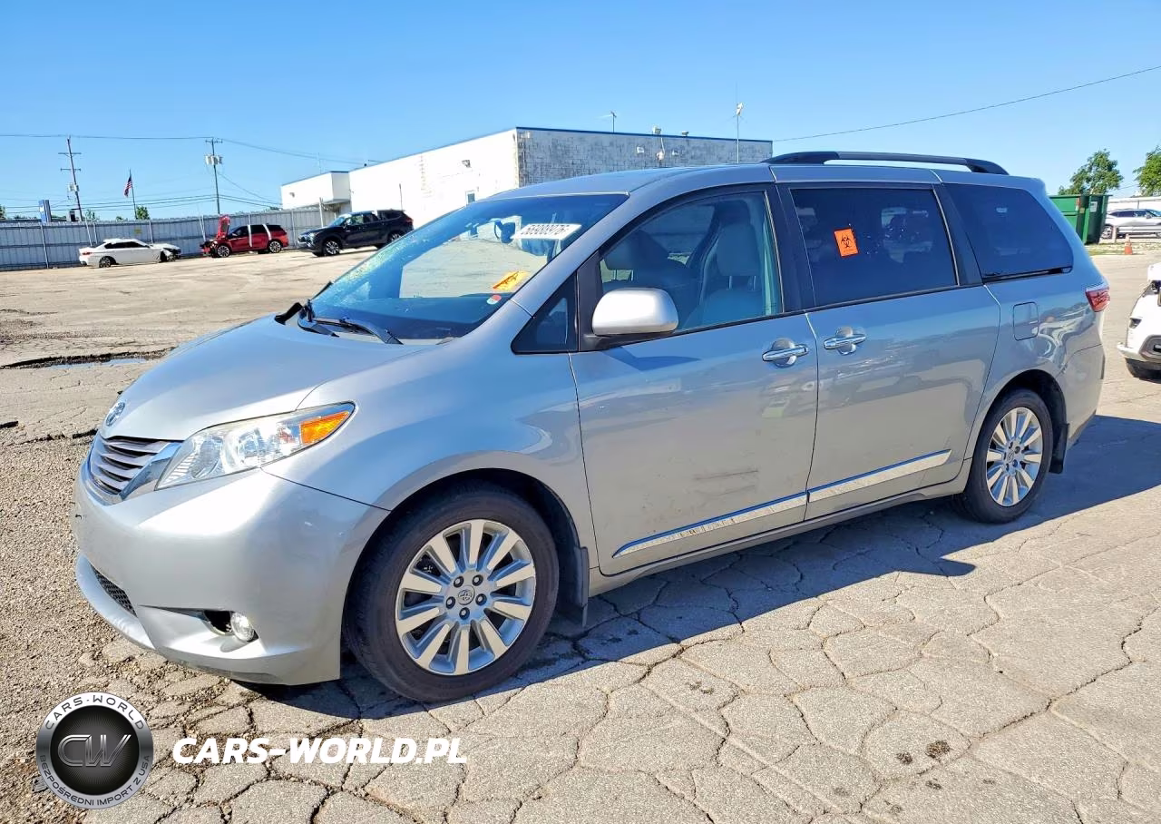 2015 Toyota Sienna Xle 7-Passenger – zdjęcie 1 z 13