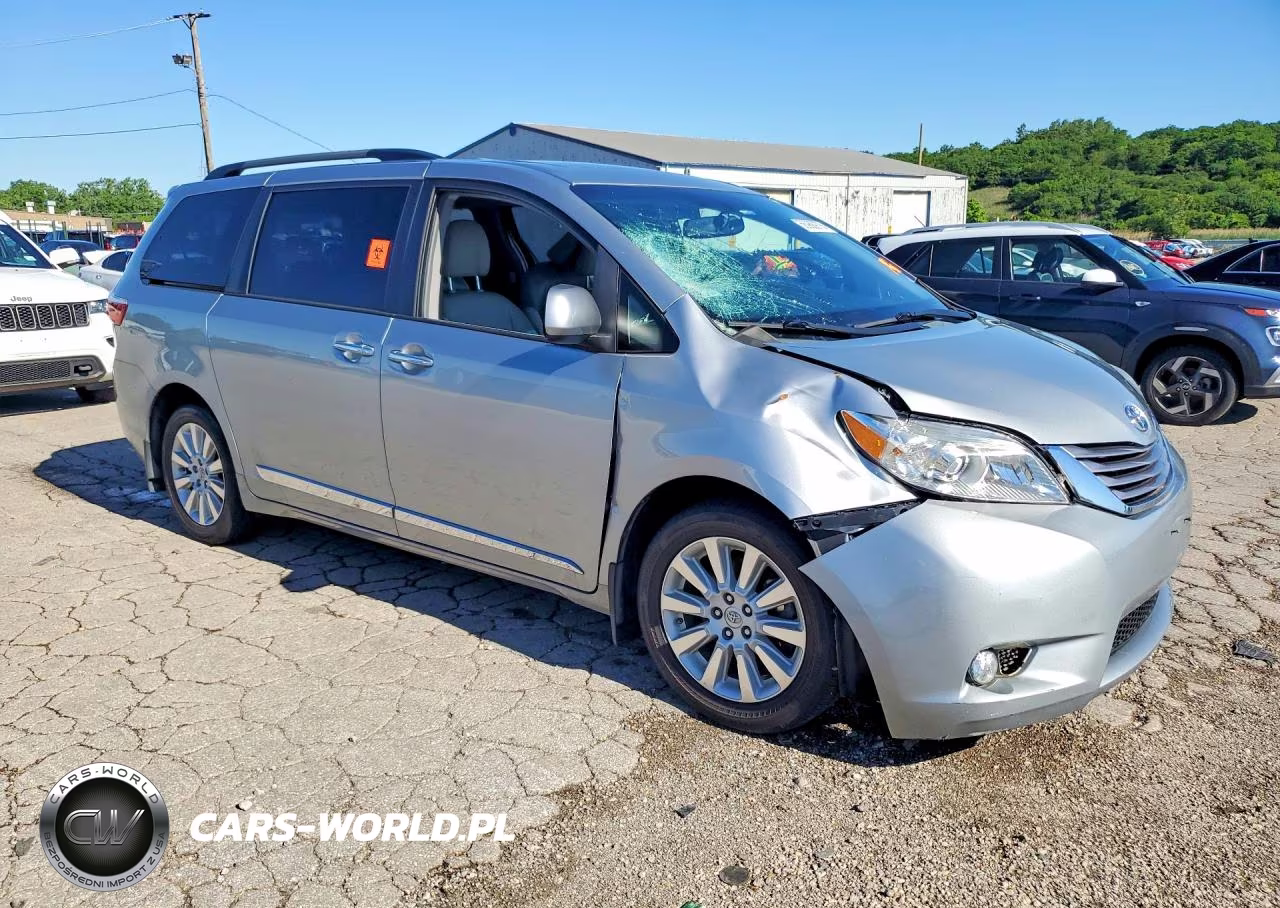 2015 Toyota Sienna Xle 7-Passenger VIN:5TDDK3DC4FS119466 - 4