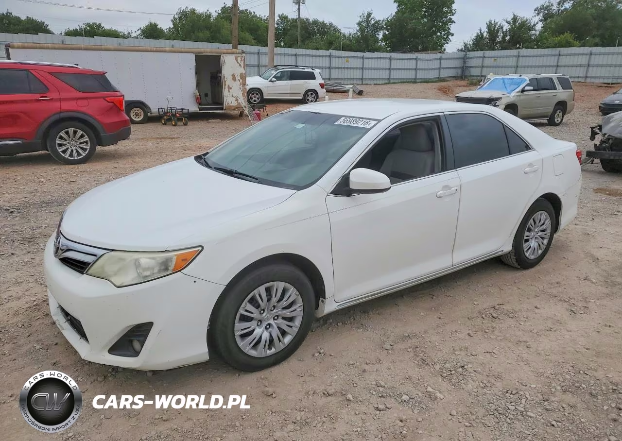 2012 Toyota Camry Le – zdjęcie 1 z 12