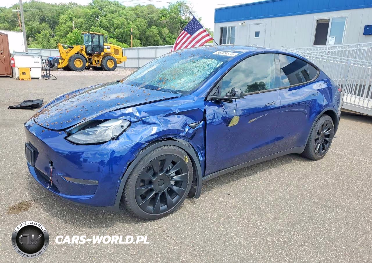 2024 Tesla Model Y – zdjęcie 1 z 12