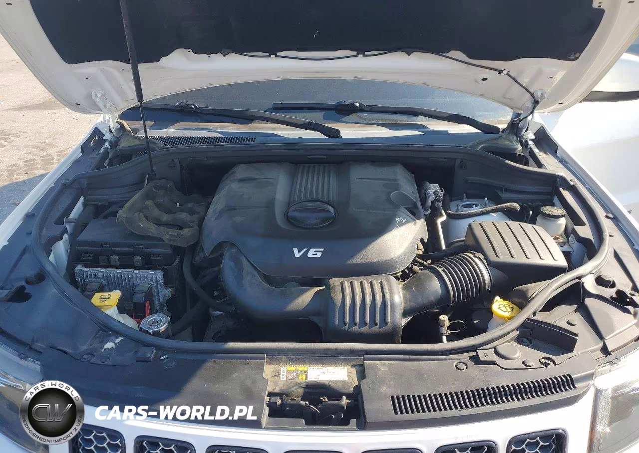 2015 Jeep Grand Cherokee Laredo VIN:1C4RJFAG8FC226331 - 12