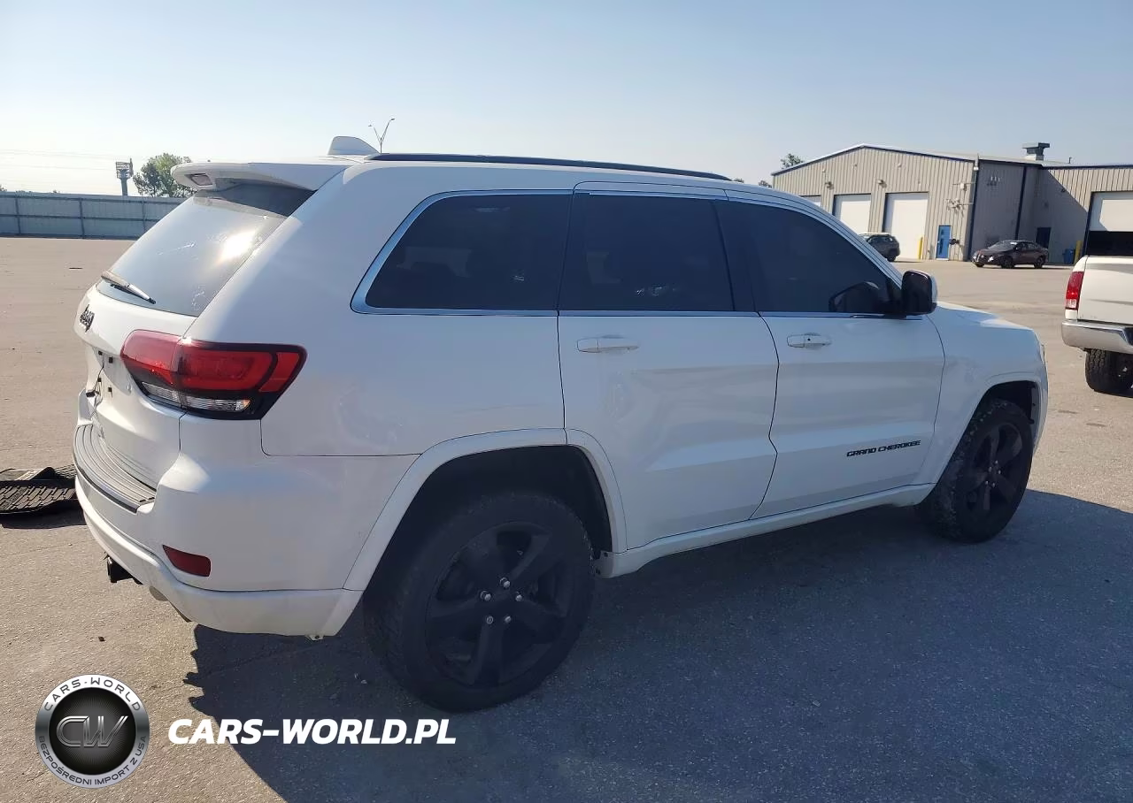 2015 Jeep Grand Cherokee Laredo VIN:1C4RJFAG8FC226331 - 3