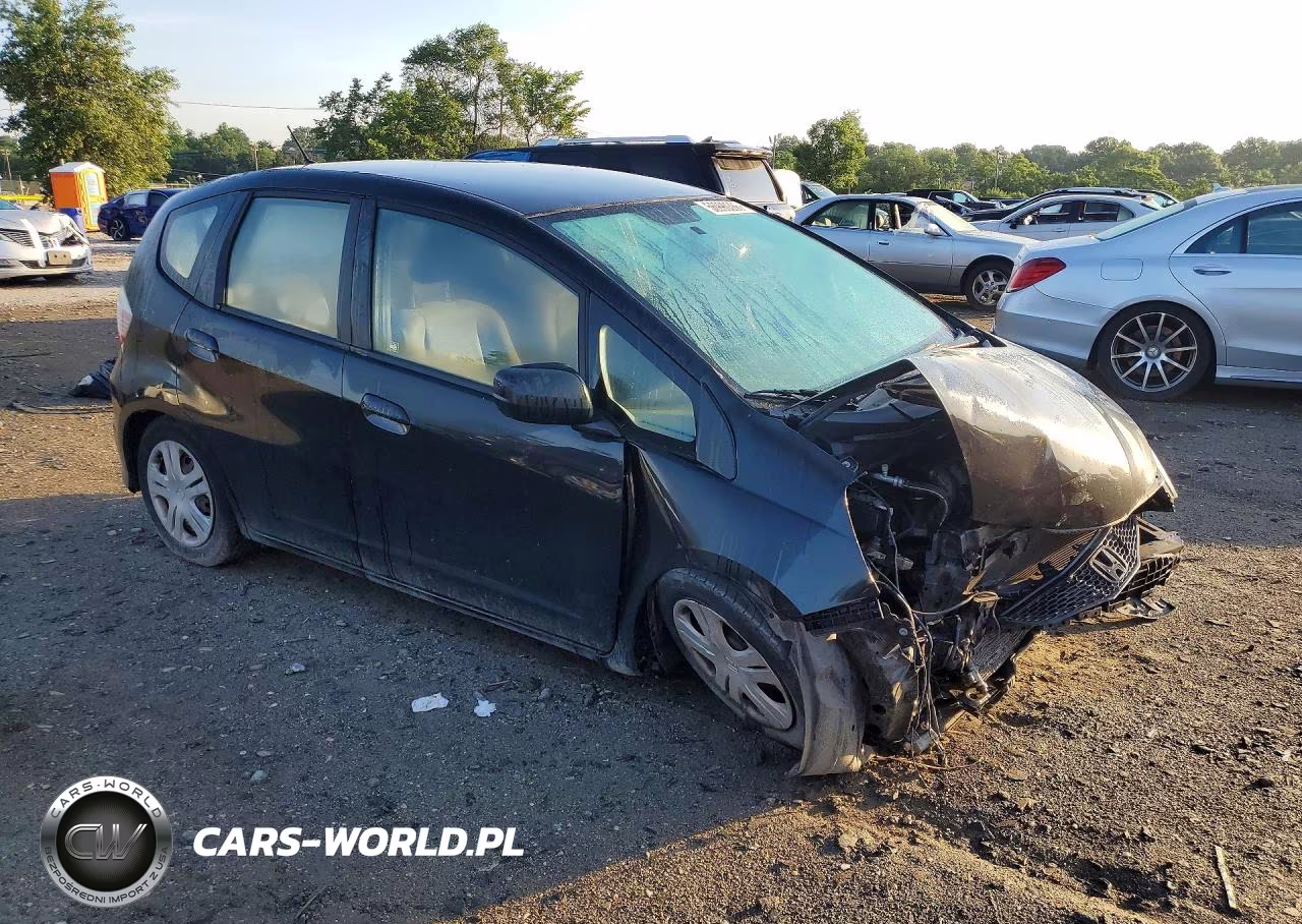 2011 Honda Fit VIN:JHMGE8H38BS004459 - 4
