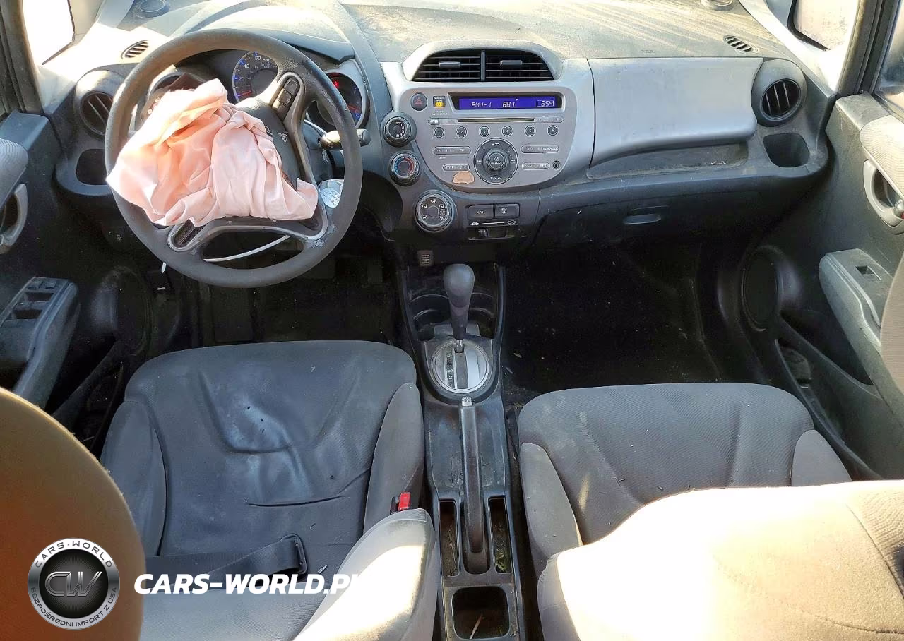 2011 Honda Fit VIN:JHMGE8H38BS004459 - 8