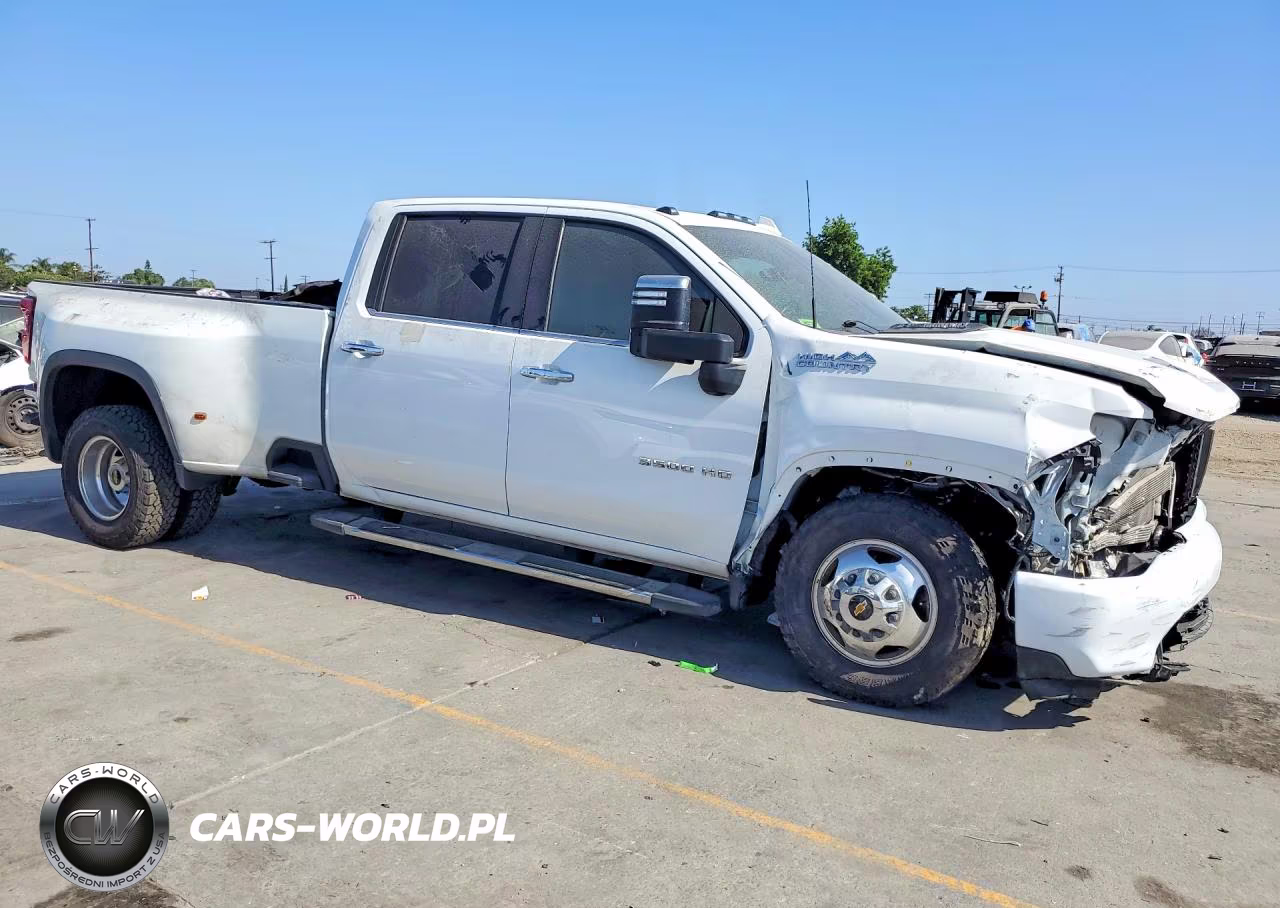2023 Chevrolet Silverado K3500 High Country VIN:1GC4YVEY9PF216779 - 4