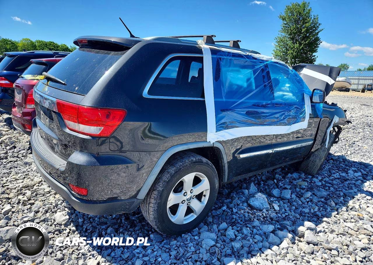 2011 Jeep Grand Cherokee Laredo VIN:1J4RR4GG0BC738190 - 3