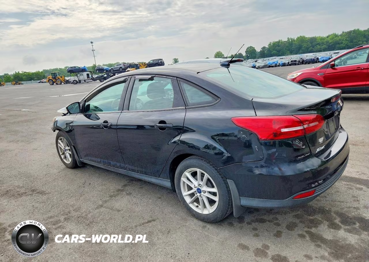 2018 Ford Focus Se VIN:1FADP3F26JL264613 - 2