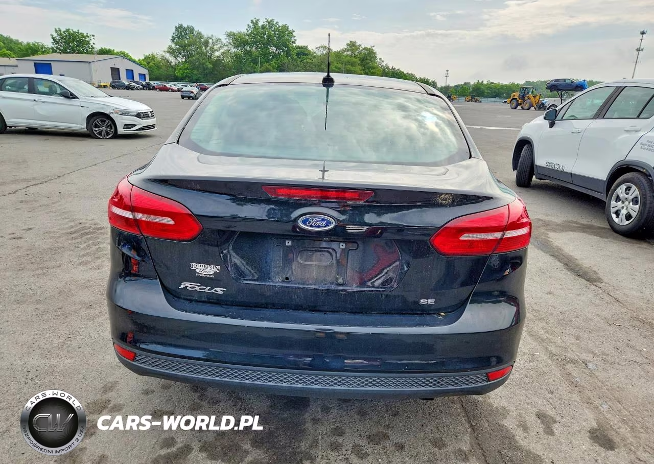 2018 Ford Focus Se VIN:1FADP3F26JL264613 - 6
