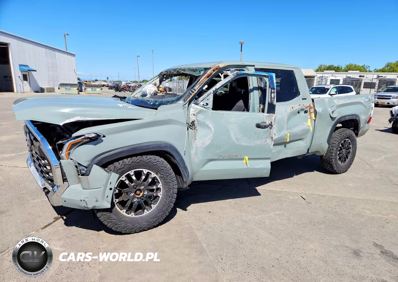 2022 Toyota Tundra Crewmax Sr5 – zdjęcie 1 z 13