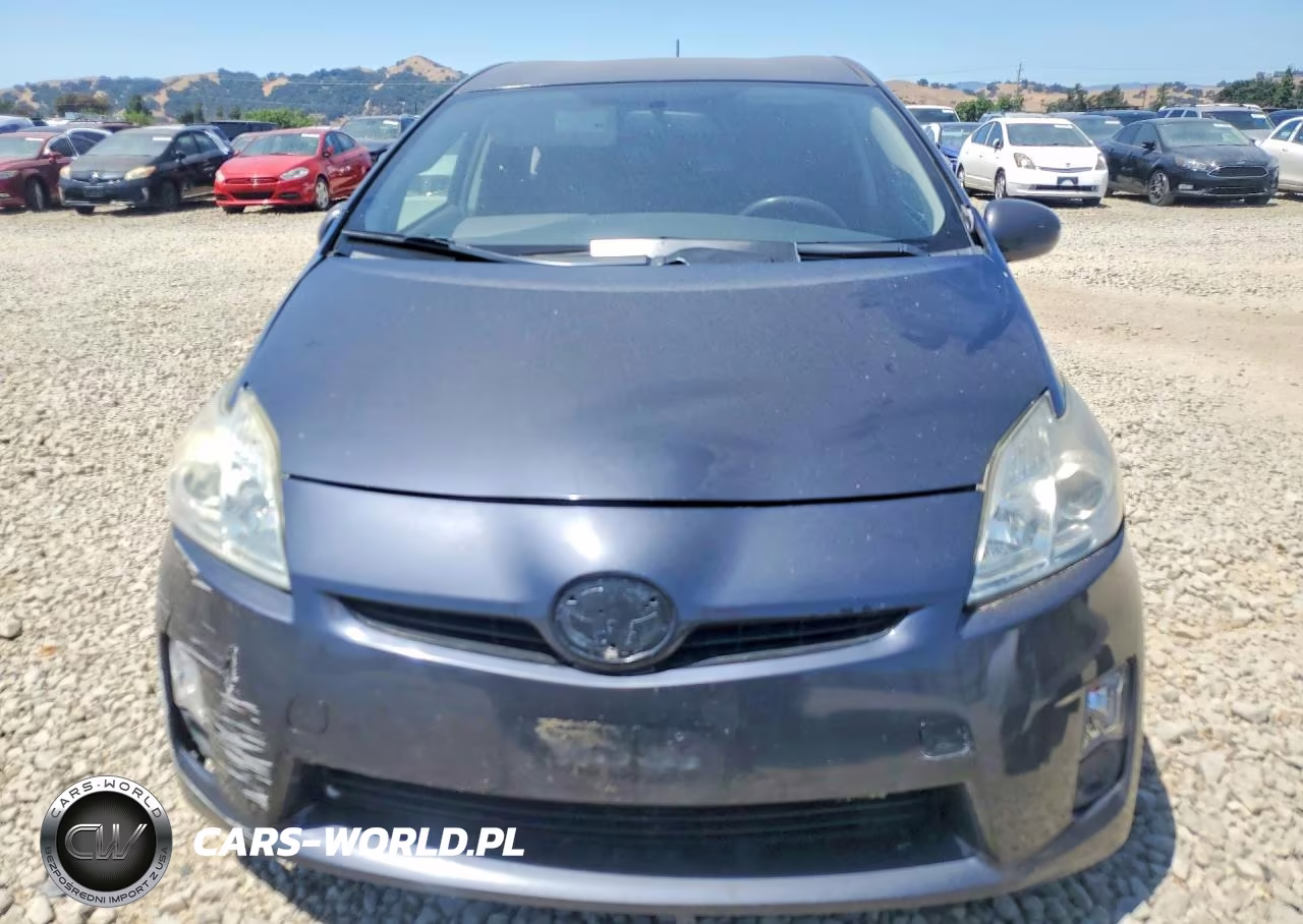 2011 Toyota Prius Two VIN:JTDKN3DU5B0325058 - 5