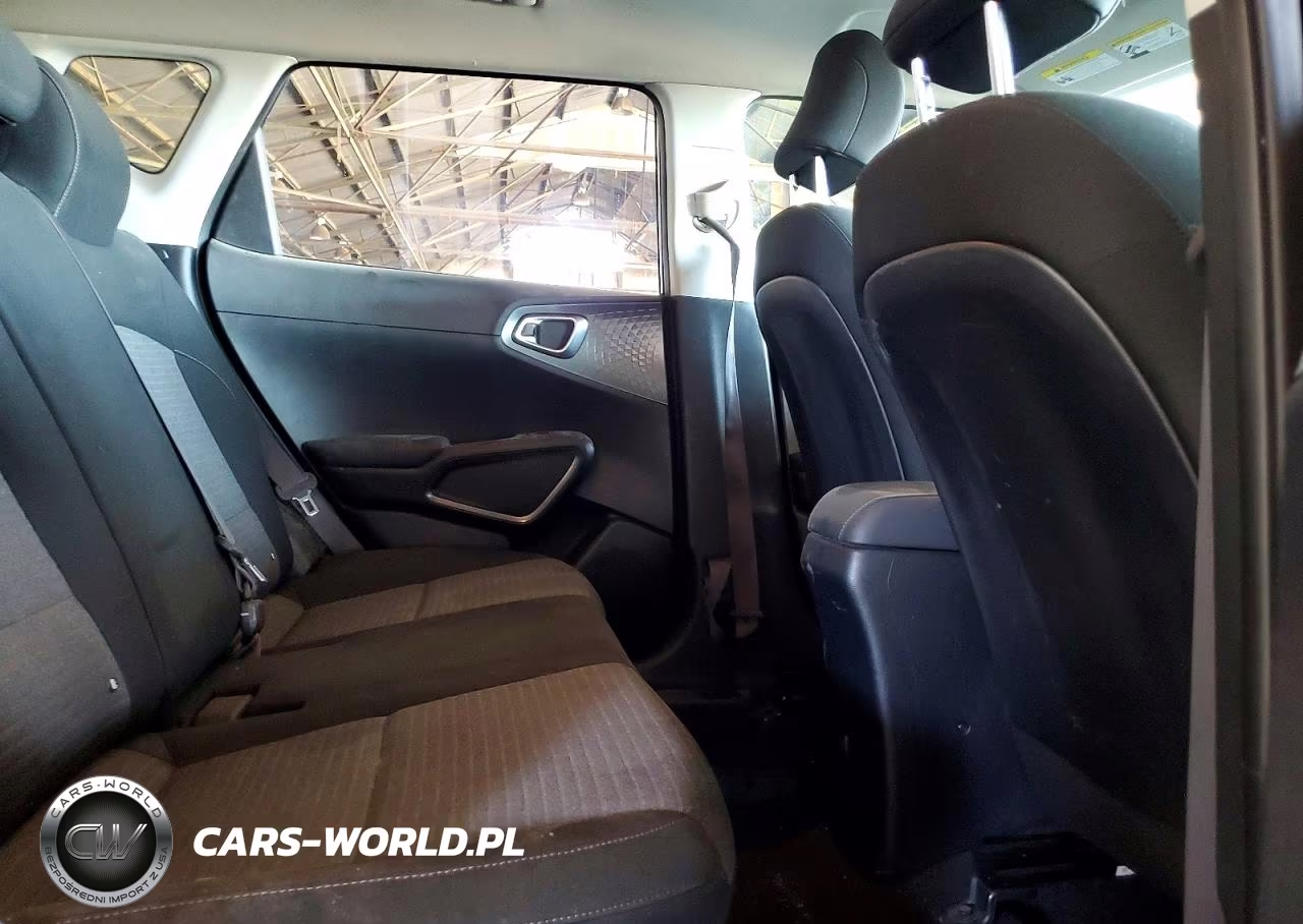 2020 Kia Soul S VIN:KNDJ23AU0L7720668 - 10