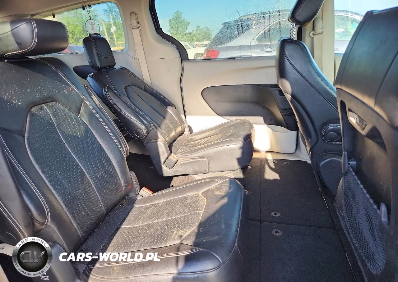 2022 Chrysler Pacifica Touring L VIN:2C4RC1BG0NR128511 - 11