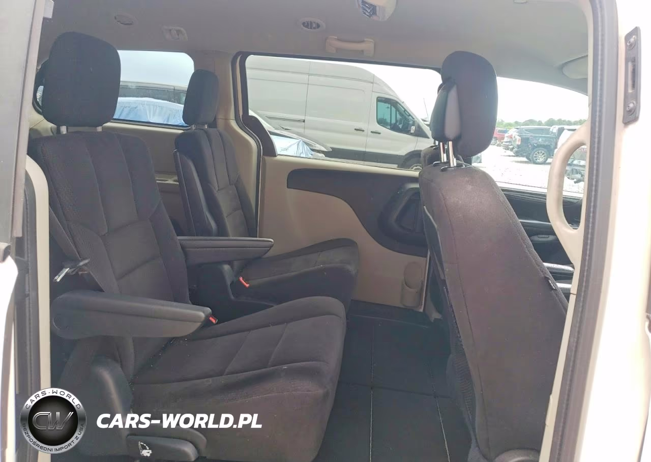 2011 Dodge Grand Caravan Express VIN:2D4RN3DG0BR637581 - 11