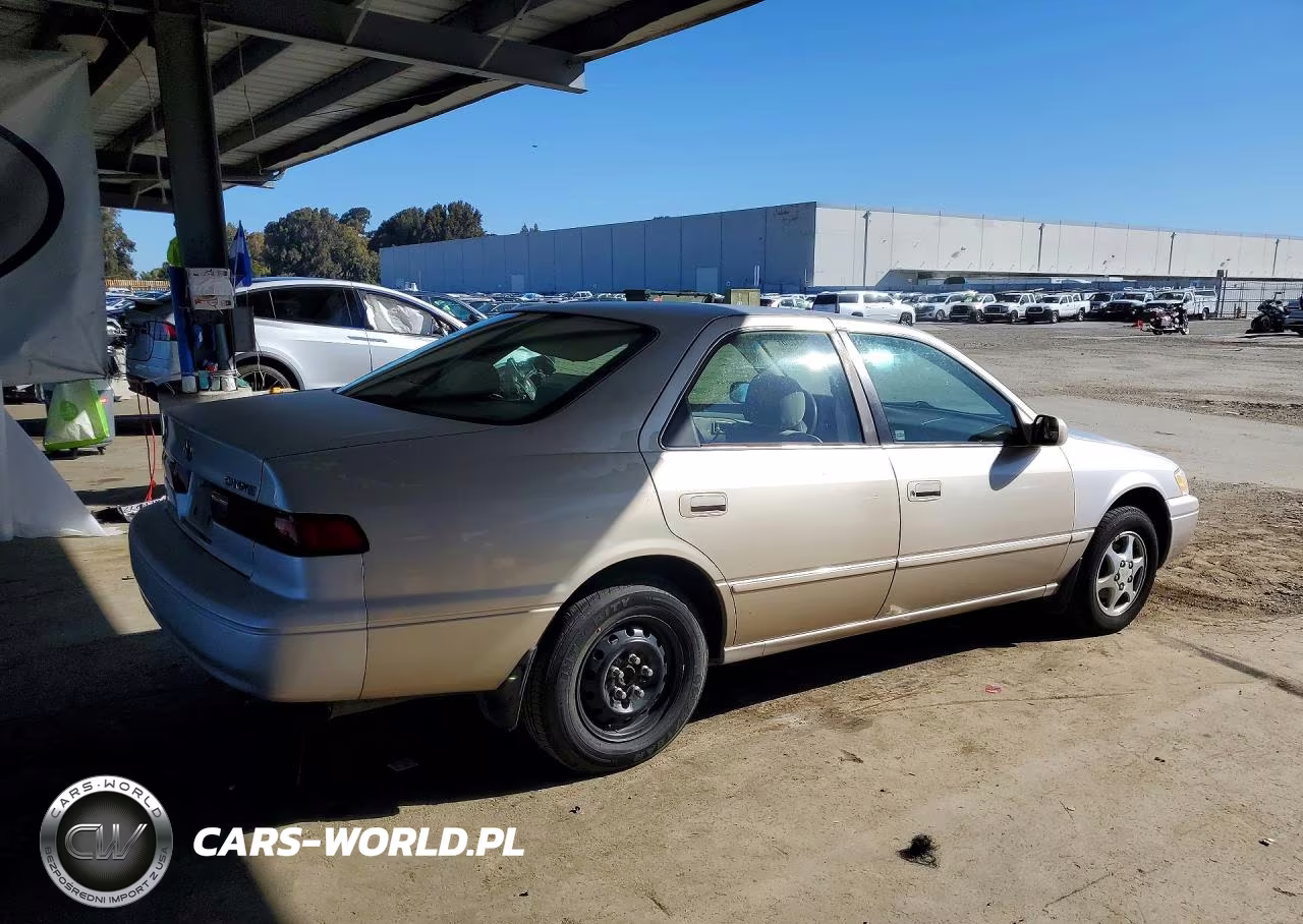 1997 Toyota Camry Le VIN:4T1BG22K4VU116733 - 3